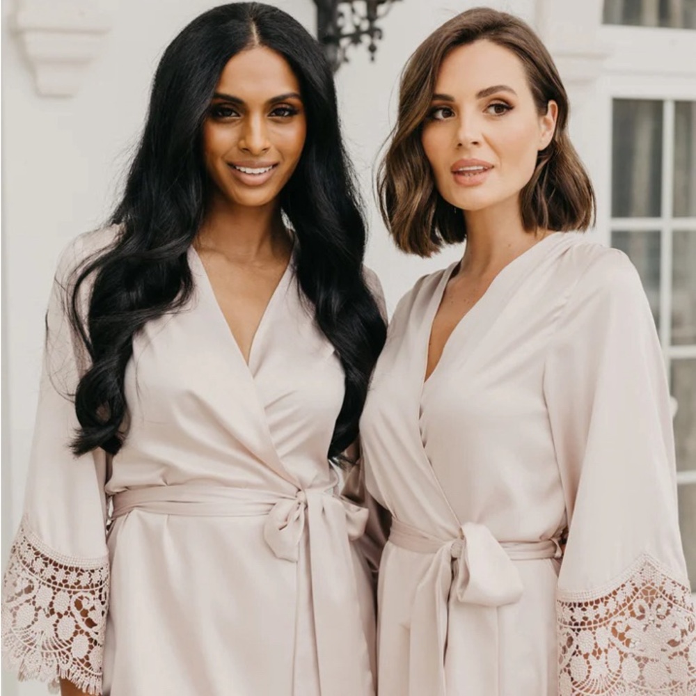 Le Rosé women’s satin blush pink robe size S/M